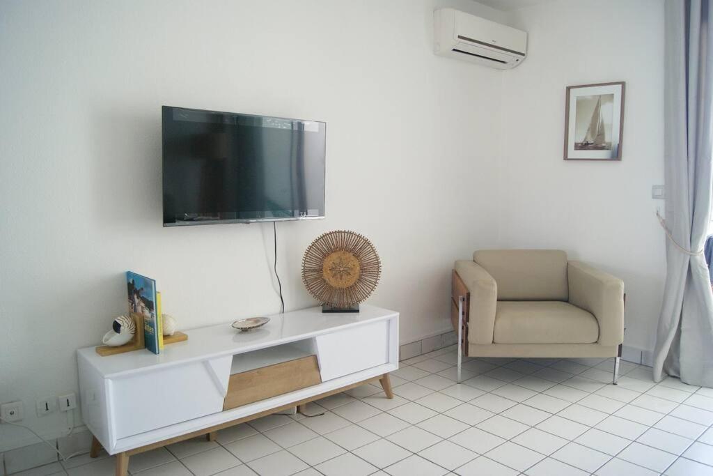 Superbe studio Dolce Vita vue mer plage piscine Marigot  Buitenkant foto